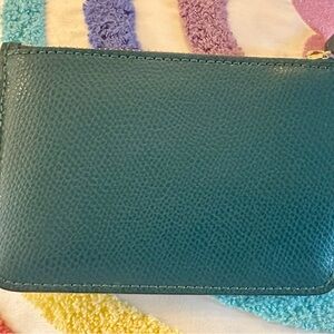 Coach coin/credit card purse. In a beautiful turquoise teal green!